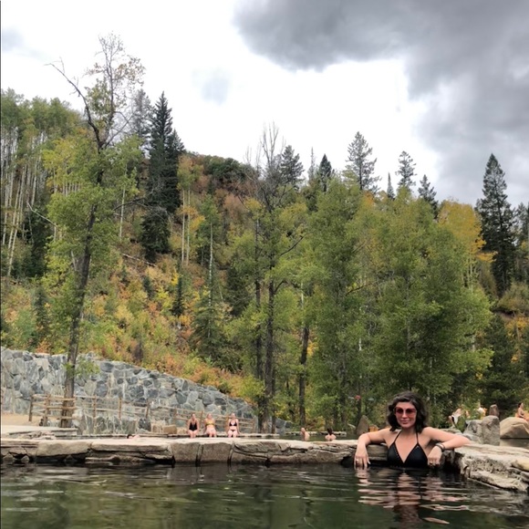 Meet your Posher, Adri - Picture 2 of 2